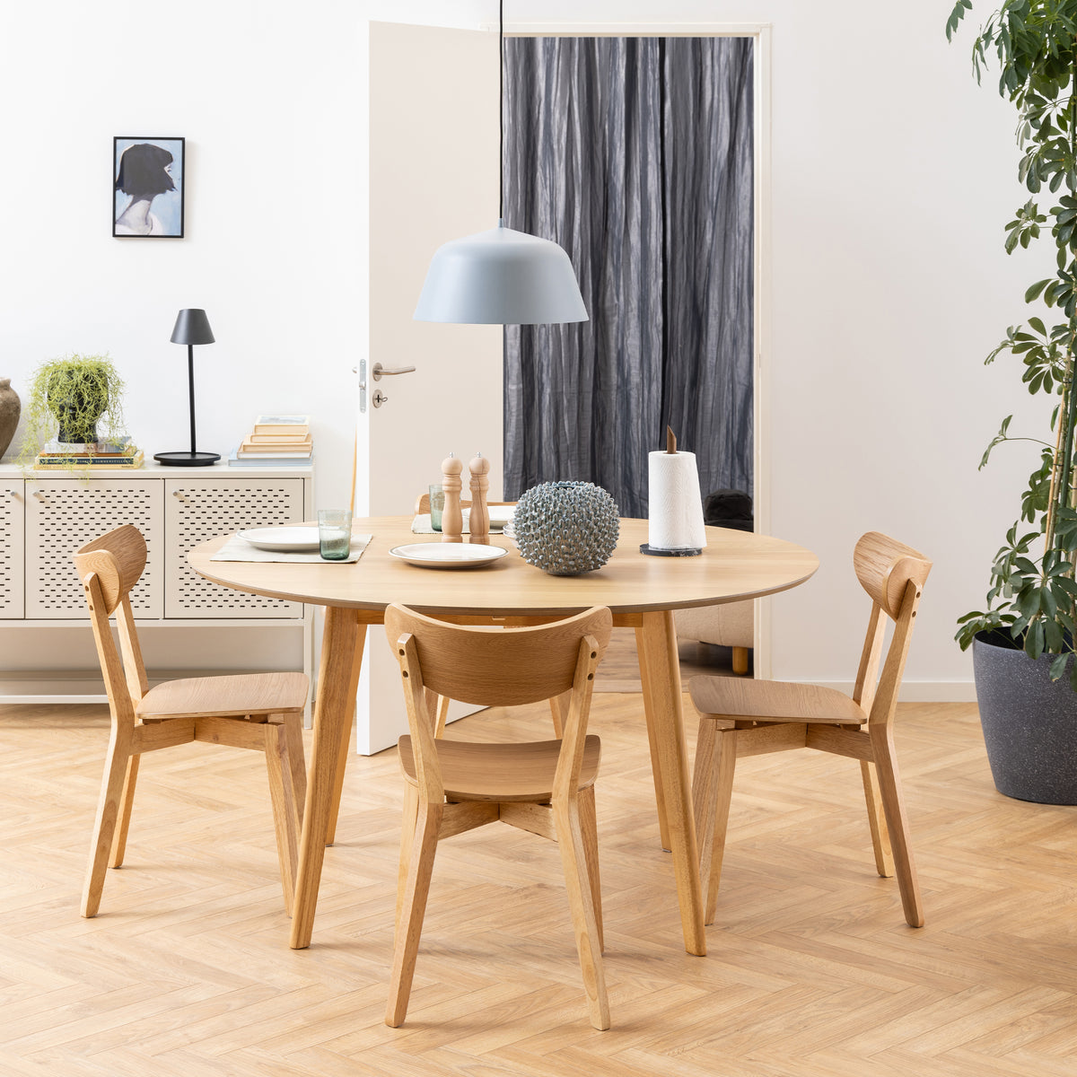 Intract Roxby Roxby Round Dining Table in Oak 105x76cm Included 4 Roxby Dining Chair ...