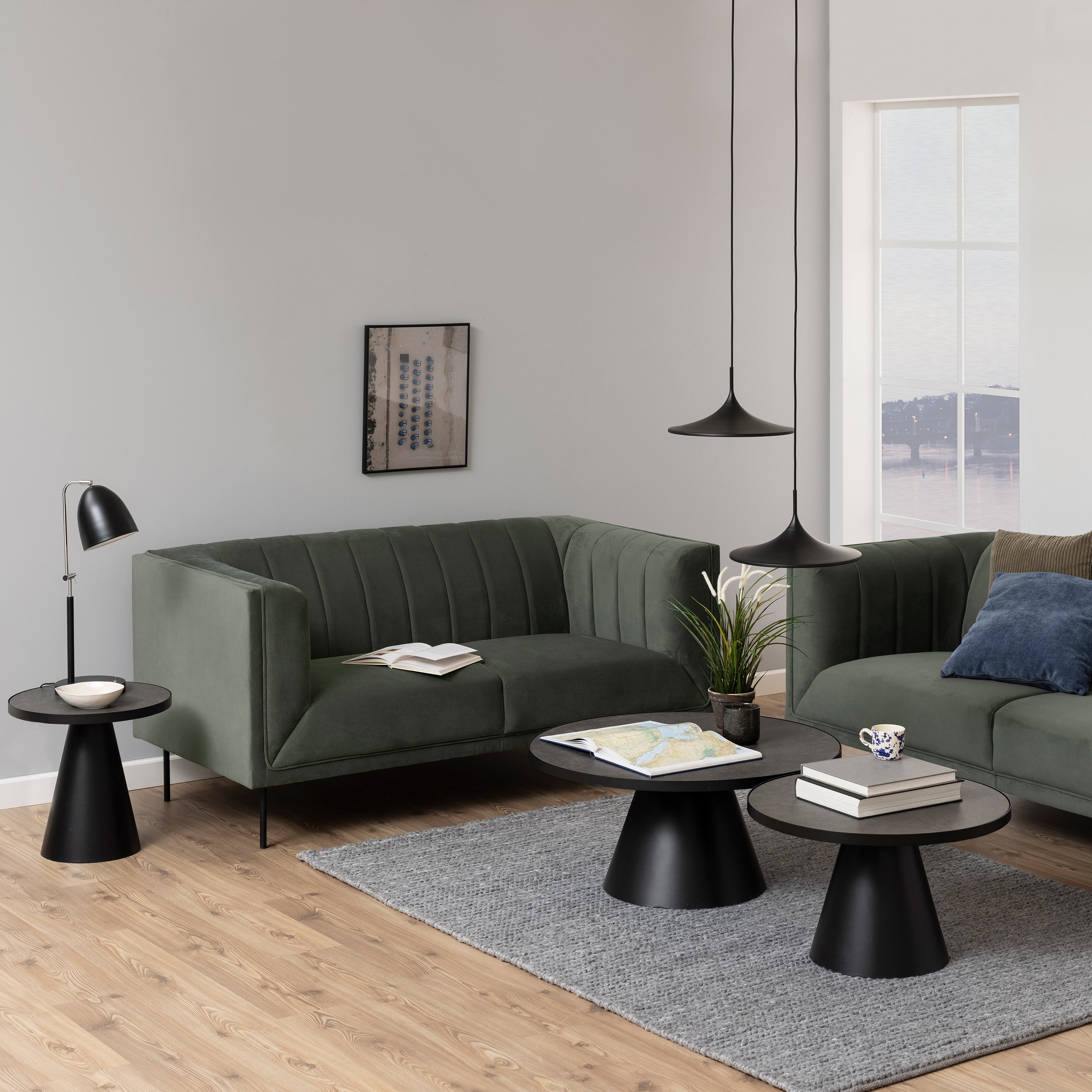 Soli Round Ceramic Coffee Table in Black 45,7x45cm