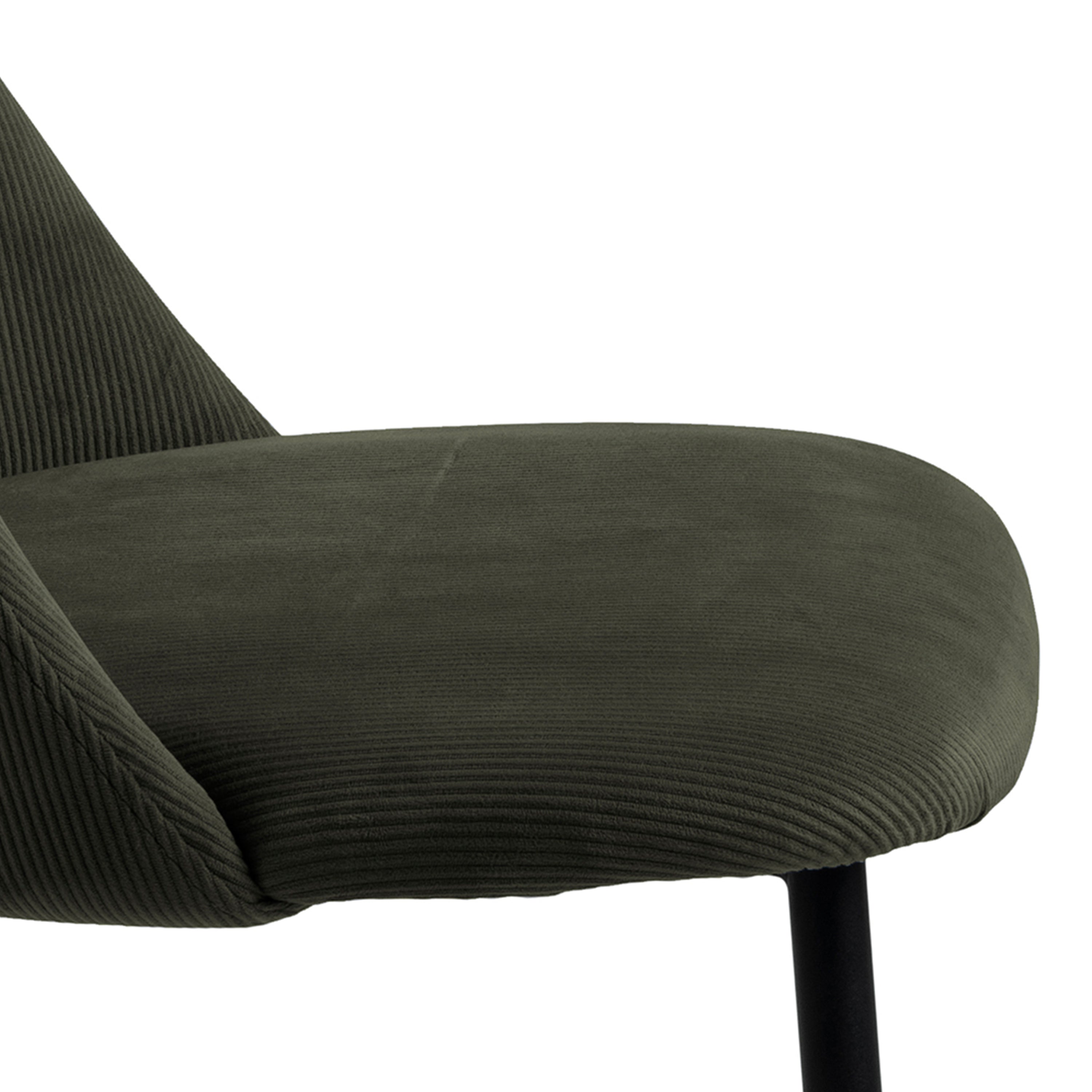 Yale Dining Table in Oak Included 4 Ines Dining chair in Olive Green